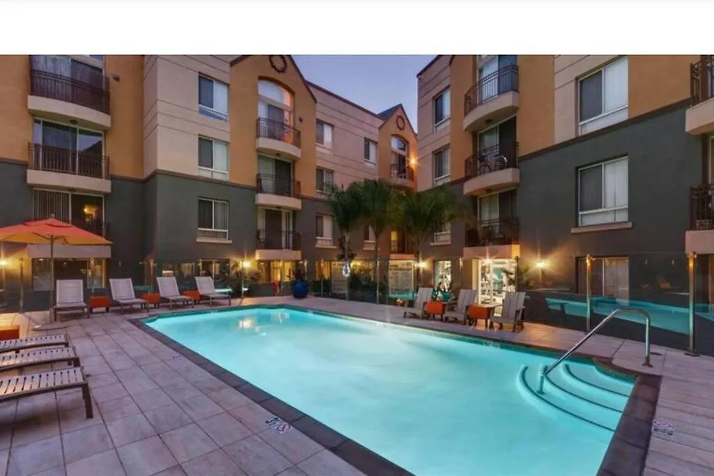 Zircon Zen - Quiet Retreat 2Br Pool, Jacuzzi Marina Apartment Los Angeles